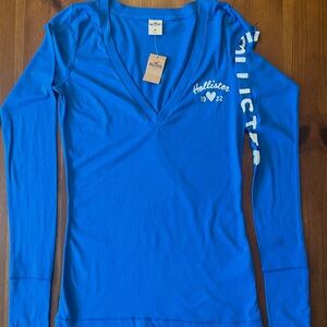 Hollister Women's Bright Blue Long Sleeve Tee